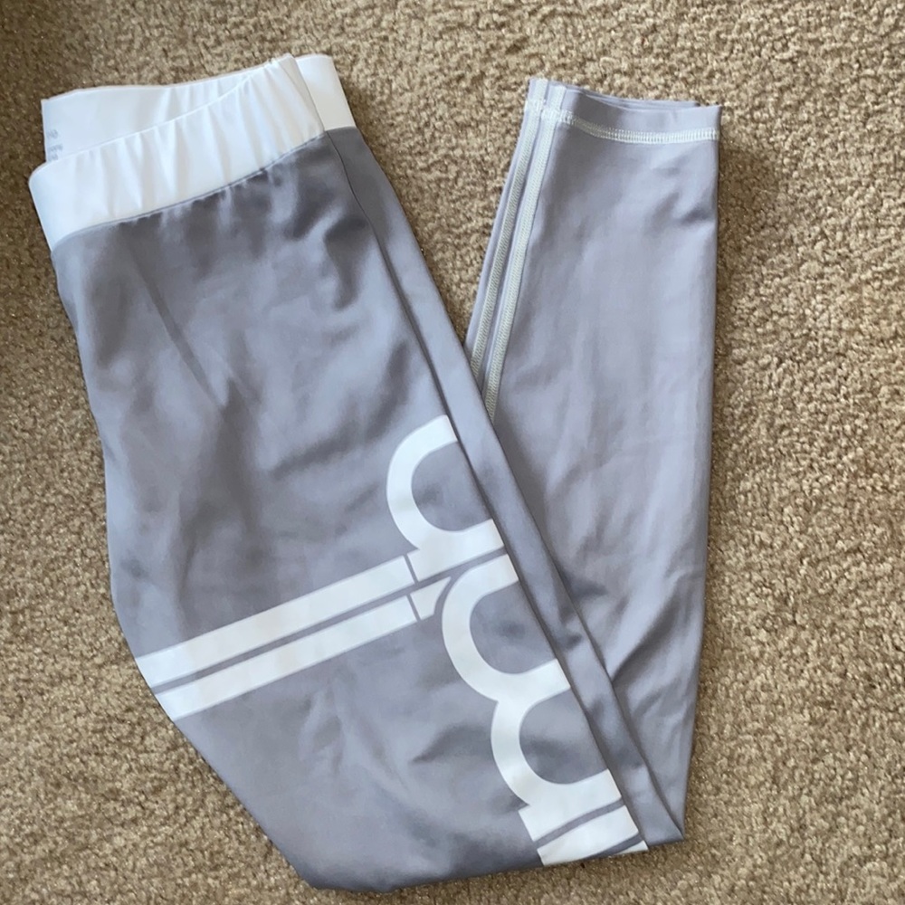 AIM’N Aim High Leggings; Like New; Size- Small